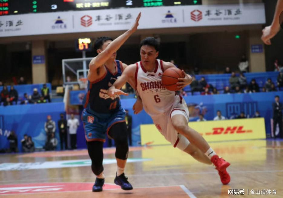 奇异果体育观看-太离谱！山西打四川，末节比分6-9，网友: 这是职业球员干的事？